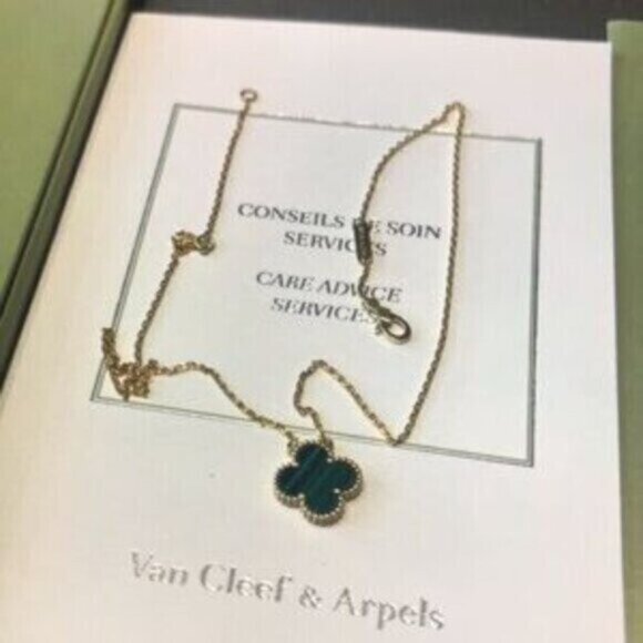 Van Cleef & Arpels Malachite 18K Gold Necklace - Picture 4 of 7